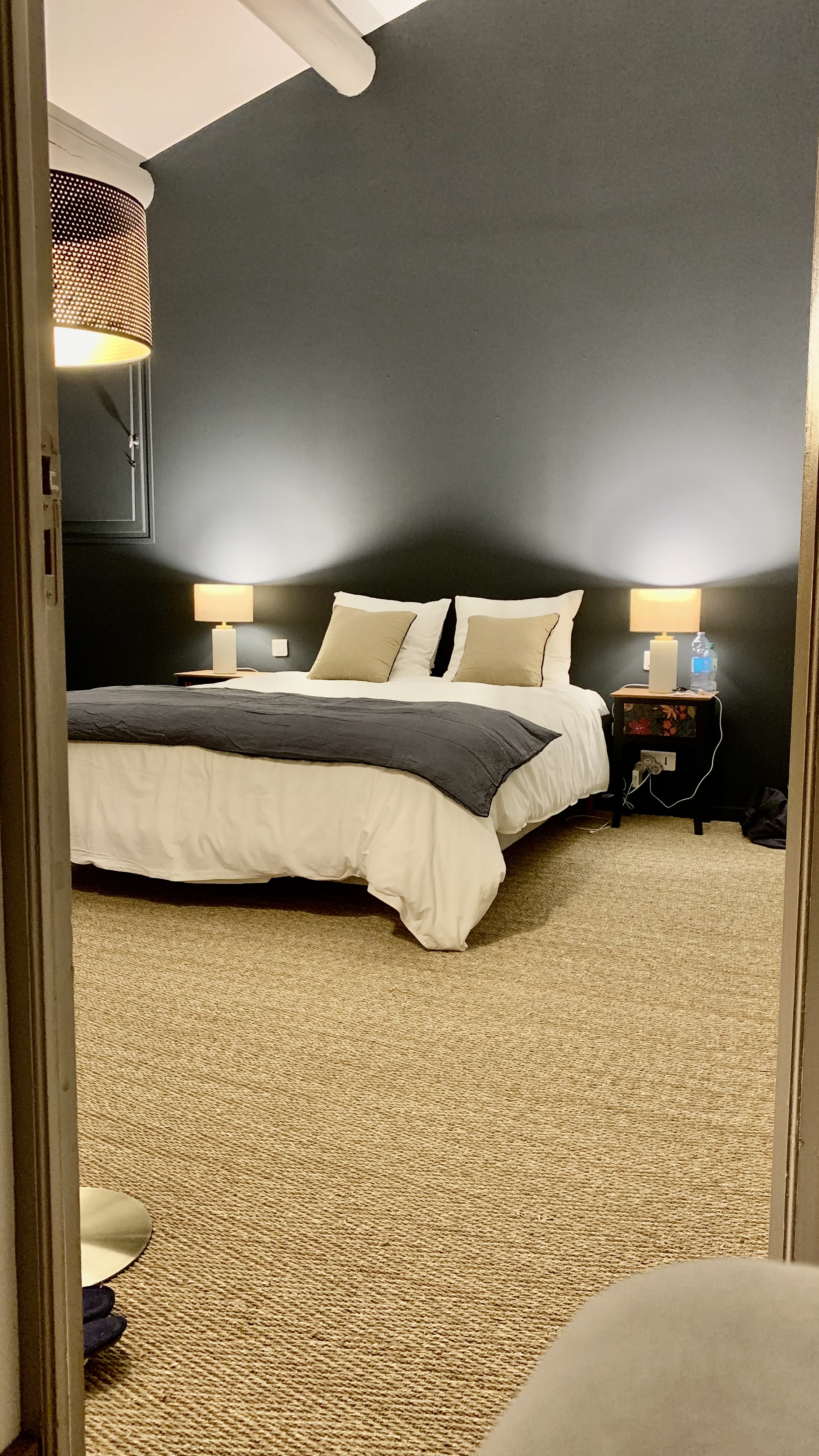 Chambre double moderne mur noir