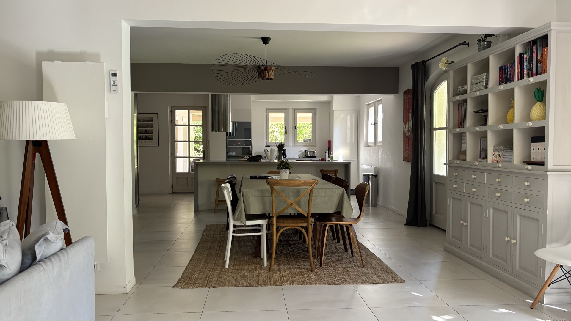 Vue ouverte salon-salle à manger-cuisine